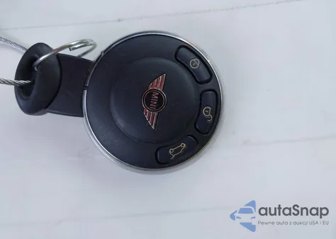 2010 Mini Cooper из США, поврежденный, VIN WMWMF3C50ATU79123